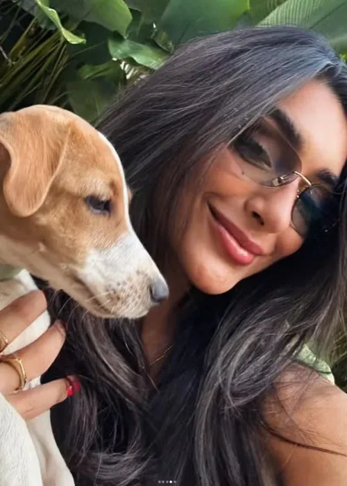 
					Quem é Duda Freire, melhor amiga de Virginia que correu da Grande Rio
				
				
