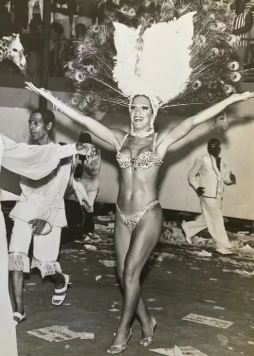
					Quem é Eloína dos Leopardos, que coroou Anitta como Rainha de Bateria da Grande Rio
				
				