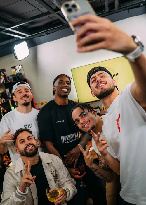 
					Quem é Fontinelle, streamer preso em Dubai após agredir homem
				
				