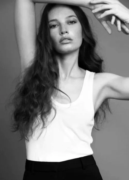 
					Quem é Giane Alves? Modelo baiana descoberta em posto de gasolina morre aos 32 anos e causa é revelada
				
				
