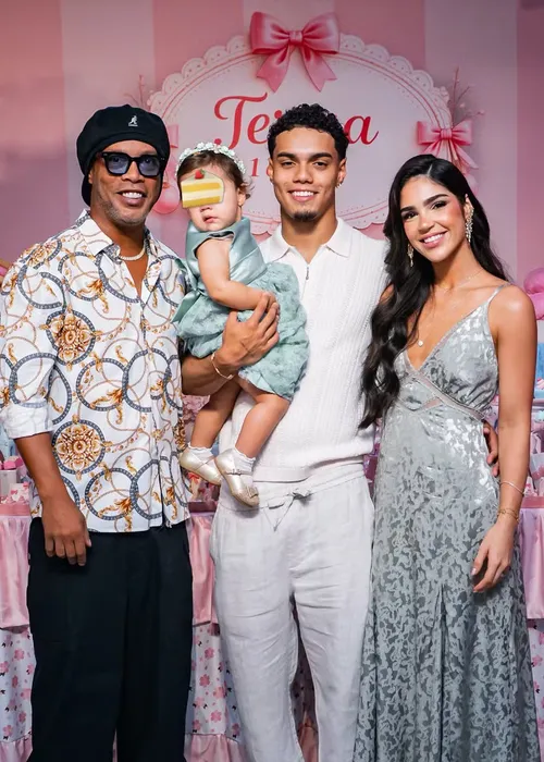 
					Quem é Giovanna Buscacio, nora de Ronaldinho Gaúcho que já viveu affair com Gabigol
				
				