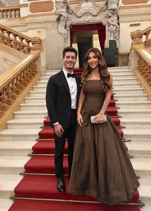 
					Quem é Jheny Santucci? Influenciadora grávida de Arthur Aguiar anunciou término em meio a crise financeira
				
				