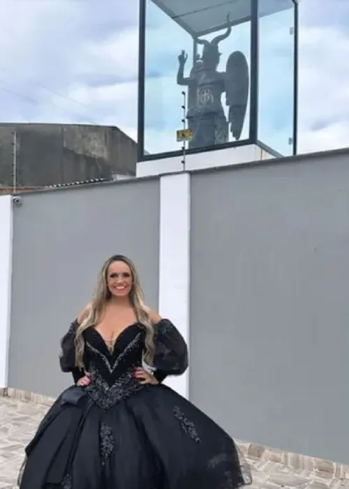 
					Quem é Mãe Michelly, que expôs articulações de Cariúcha no SBT
				
				