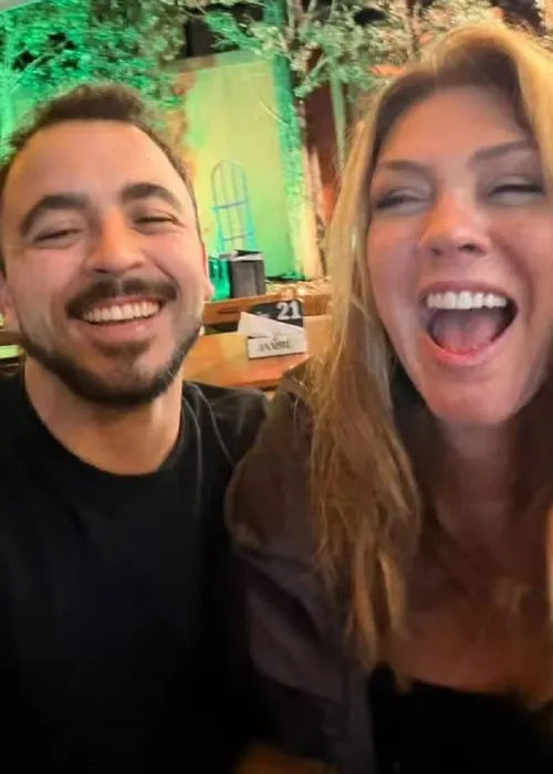 
					Quem é Matheus Naro, namorado discreto de Simony e 'prodígio' das vendas
				
				