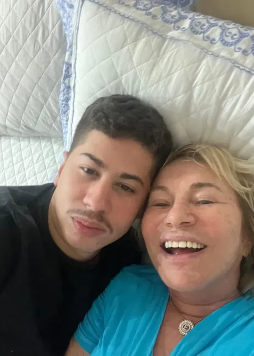 
					Quem é Noé, namorado da mãe de Eliana, 63 anos mais novo que ela, que chocou Leo Dias
				
				