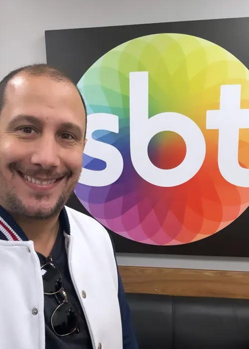 
					Quem são os repórteres que quase saíram no tapa em coroação de Paolla Oliveira na Imperatriz
				
				
