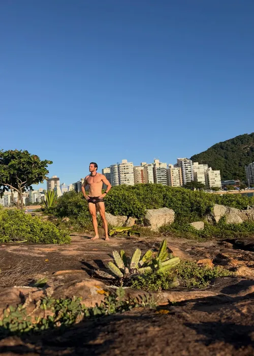 
					Record aposta em Lucas Bissoli, galã do BBB, para cota de gatos de A Fazenda 18
				
				