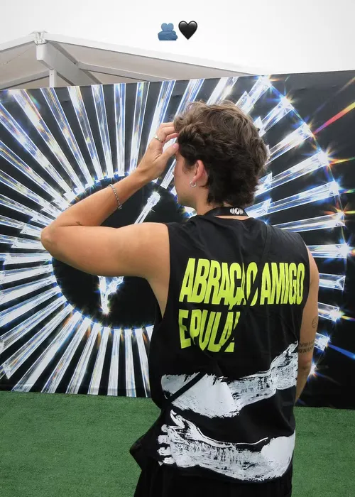 
					Rock in Rio: namorado de Pedro Sampaio rouba a cena na grade do show
				
				