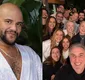 
                  Gominho alfineta Luciano Huck após foto com famosos: 'Única Preta que eles andavam morreu'