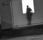 
                  Homem que se masturbou em janela pode ser expulso de condomínio na BA