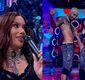 
                  Dança dos Famosos: Pedro Scooby enlouquece Anitta e plateia ao tirar camisa