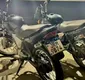 
                  Duas motos com mesmo chassi e placas quase idênticas são apreendidas