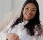 
                  Raquel Brito anuncia nascimento de filho e posta primeira foto da criança