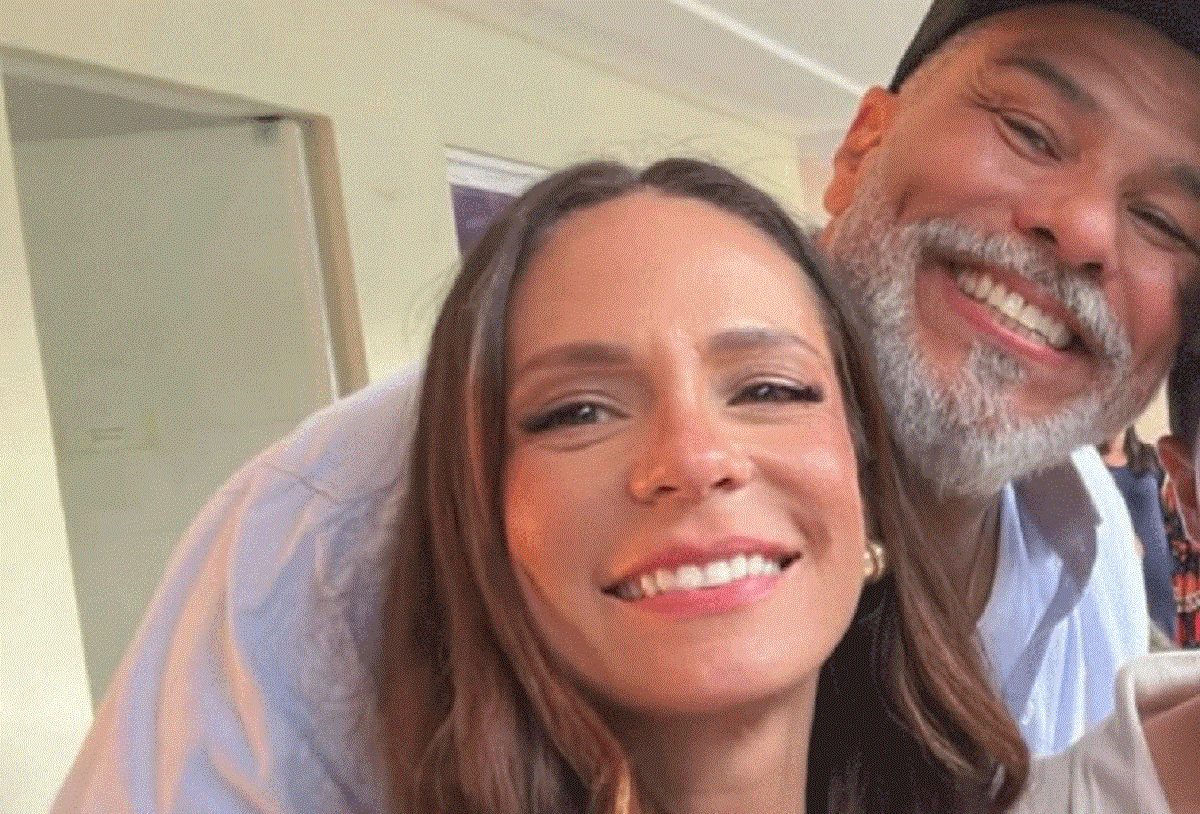 
					Conheça Shay Dufau: esposa discreta de Maurício Mattar é 26 anos mais nova e era amiga da filha do ator
				
				