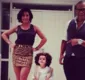
                  Estilosos! Scheila Carvalho posa ao lado do marido e da filha