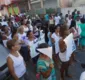 
                  Moradores do Rio Sena protestam contra mortes e toque de recolher