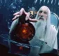 
                  Mago branco de O Hobbit, lança canção de natal versão metal; ouça