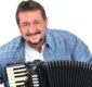 
                  Eugênio Cerqueira canta em encontro de Mairi