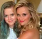 
                  Reese Witherspoon posa ao lado da filha e mostra semelhança