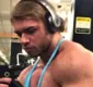 
                  Thor Batista aparece musculoso em foto e recebe alfinetada