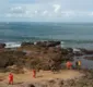 
                  Corpo de homem é retirado da praia da Paciência, no Rio Vermelho