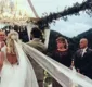 
                  Eduardo Sterblitch se casa com atriz em mansão do Rio de Janeiro