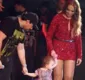 
                  Solange Almeida leva filha caçula pela primeira vez ao palco