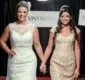 
                  Carla Perez e Camilly Victória desfilam vestidas de noiva