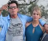Ex-noiva processa Charlie Sheen após descobrir que ator tem HIV