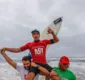 
                  Baiano Bino Lopes chega a Salvador após título brasileiro de surf