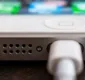 
                  Apple pode lançar iPhone com carregamento sem fio