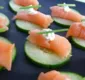 
                  Dieta Verão: canapés de salmão com pepino é leve e saudável