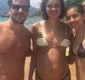 
                  Grávida de 7 meses, Sophie Charlotte exibe barrigão em praia