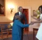 
                  Obama realiza sonho de senhora de 106 anos e dança com ela