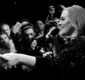 
                  Adele avisa aos fãs brasileiros: "a hora de vocês chegará"