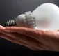 
                  Coelba dá lâmpada de LED para consumidores em shopping até amanhã