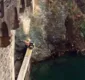 
                  Ciclista cai de altura de 12 metros durante prova e sobrevive