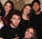 
                  Neymar posa coladinho com atriz de 'Malhação' em festa no Rio