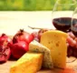 
                  Aprenda a harmonizar vinhos com queijos com dicas práticas