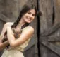 
                  Camila Queiroz comemora reta final de 'Êta mundo bom'