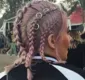 
                  Tendência: Usar argolas no cabelo é a nova moda das famosas
