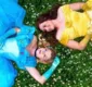
                  Noivas gays se vestem de princesas em ensaio de casamento; fotos