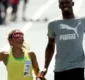 
                  Bolt posta foto com Terezinha para saudar os Jogos Paralímpicos