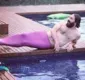 
                  Caco Ciocler 'bomba' na web com vídeo nadando com cauda de sereia