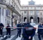 
                  Ataque no Museu do Louvre fecha principais museus de Paris