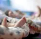 
                  Família de bebê prematuro busca medicamento proibido pela Anvisa