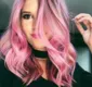 
                  Saiba como cuidar do cabelo rosa, hit entre famosas