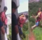 
                  Homem salta de paraquedas do 27º andar e vídeo viraliza na web