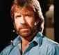 
                  Chuck Norris sofre 2 ataques cardíacos no mesmo dia e sobrevive
