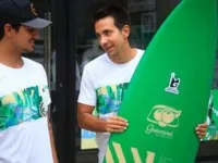 Empresa lança prancha de surf produzida com garrafas PET
